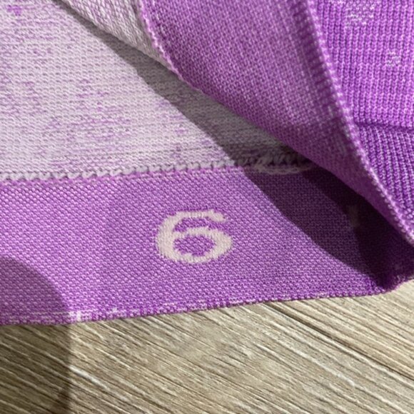 Lululemon Swiftly Tech Short Sleeve Shirt 2.0 EUC - Picture 6 of 8